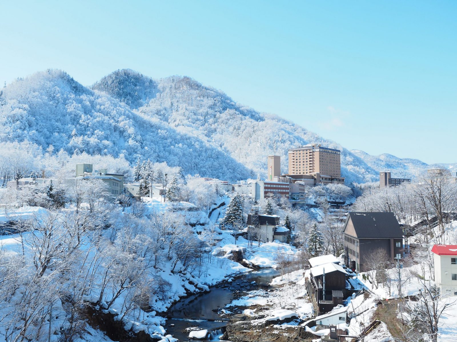 定山渓温泉街　北海道　冬　絶景　観光　旅行　おすすめ　12月　1月　2月