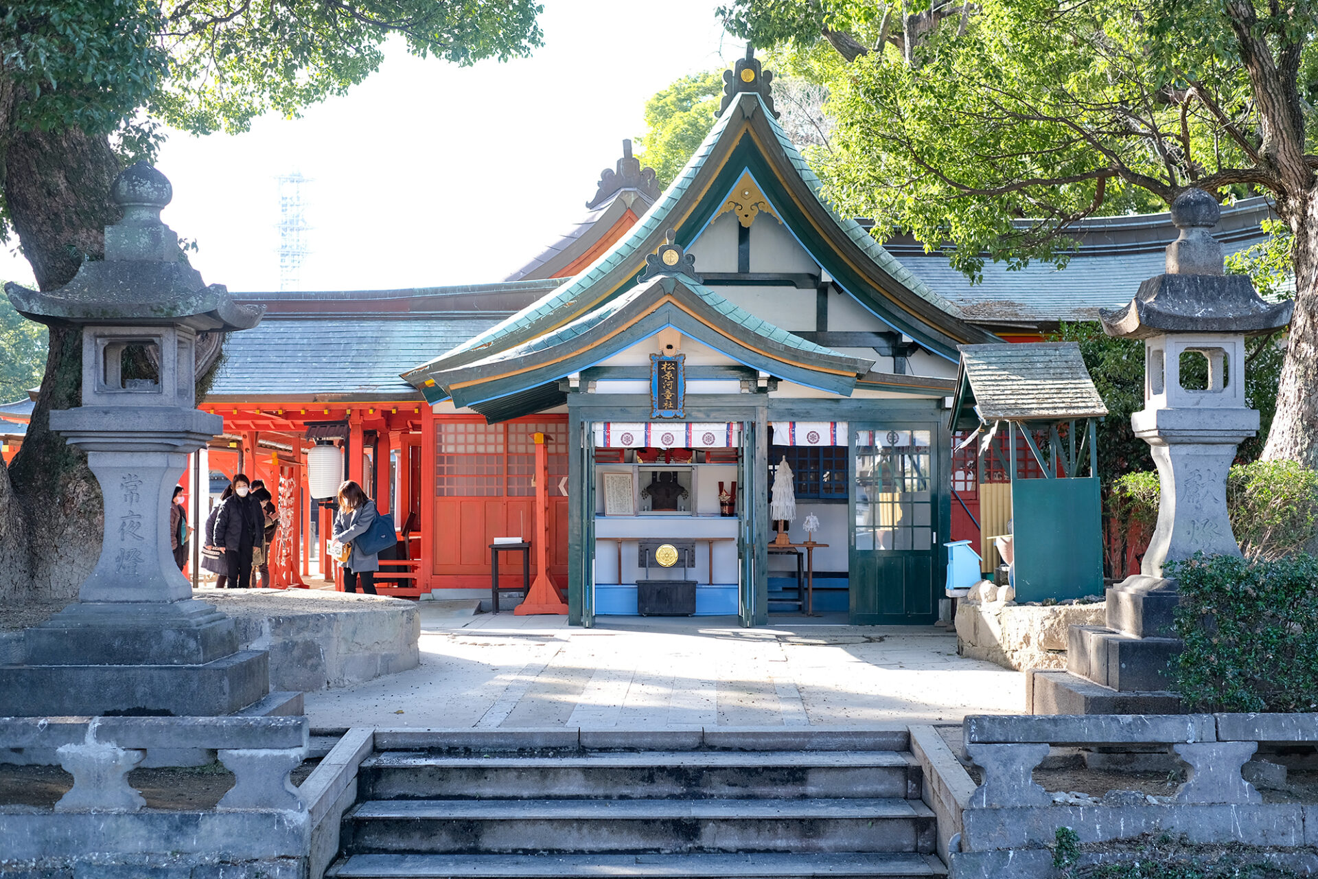 白磁 有田焼の鳥居がある「松原神社」