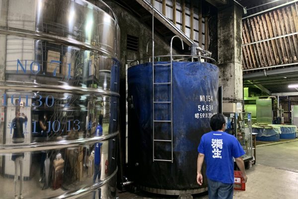 雨の日におすすめ！奄美最古の酒蔵「弥生焼酎醸造所」の酒蔵見学をしてみよう イメージ