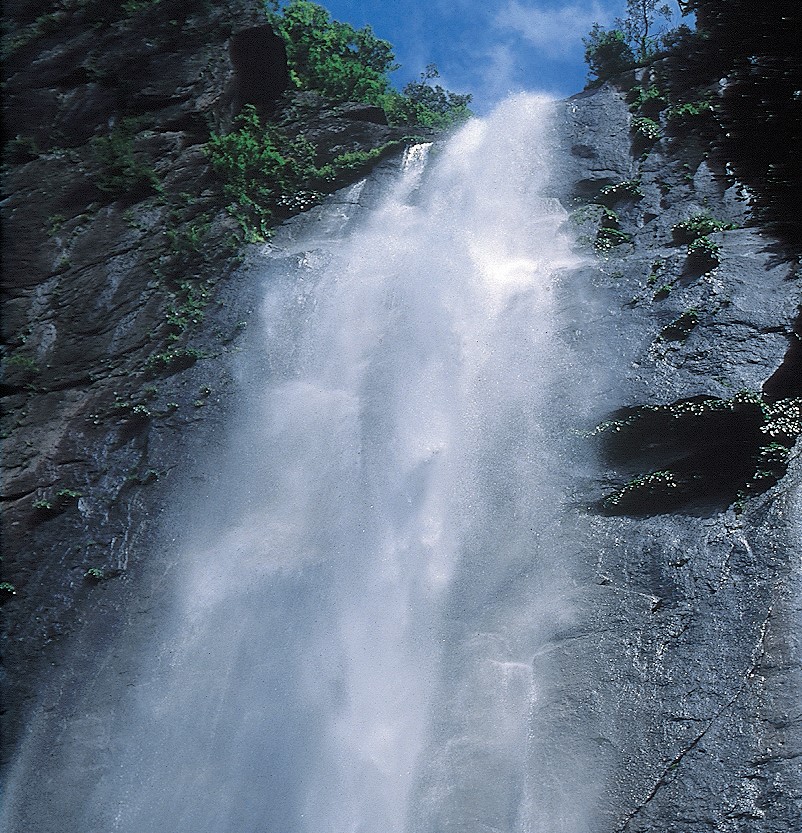 行縢(むかばき)の滝　延岡市　宮崎　滝　絶景　自然　九州　旅行　観光　おすすめ