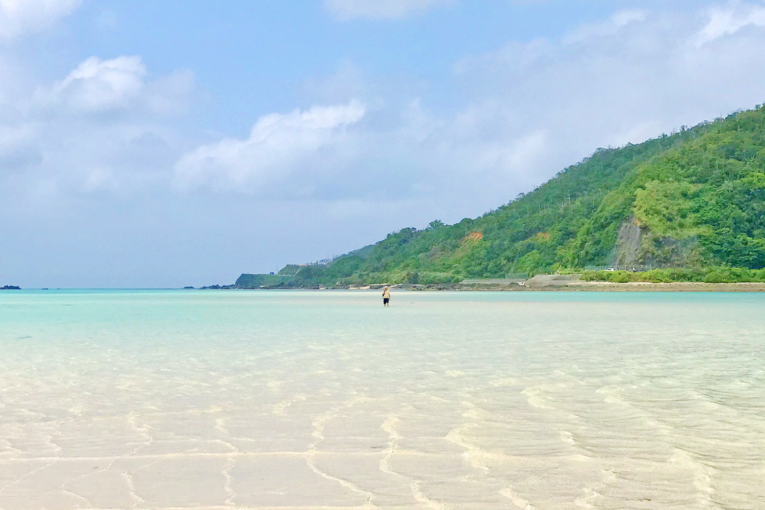 チャンスは年に数度！奄美大島の海に現れる幻のビーチ「かくれ浜」
