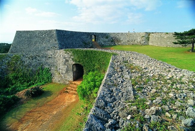 座喜味城跡（ざきみぐすく・ざきみじょう） | 中部エリア | 観光スポット