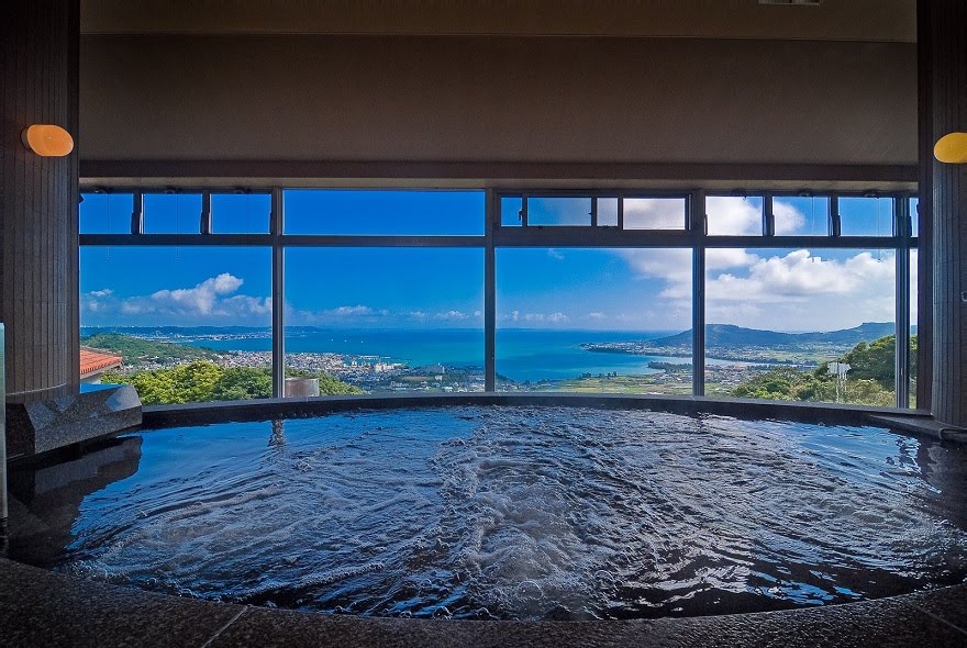 天然温泉さしきの猿人の湯　浴場　南城市　ユインチホテル　南城　リゾート　ホテル　沖縄　南部　観光　旅行　おすすめ