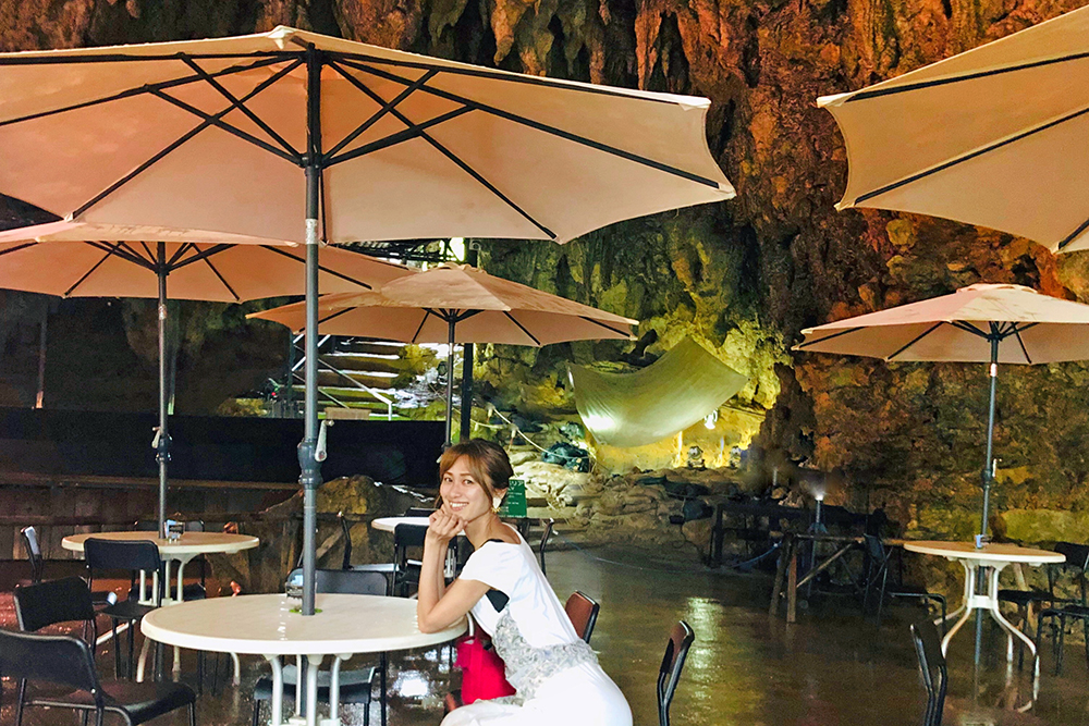 沖縄　鍾乳洞　洞窟　歴史　自然　旅行　観光　ケイブカフェ　南城市