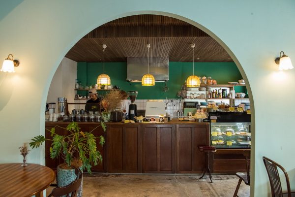 時間を忘れてのんびりとコーヒータイム 沖縄市の喫茶店「珈琲ロマン」で絶品コーヒー＆カレーを味わう イメージ