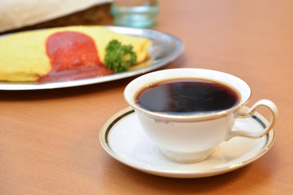 深煎りコーヒーの香りと懐かしのあの味を求めて浦添市牧港の「カフェ喫茶 smells」に行ってみた イメージ