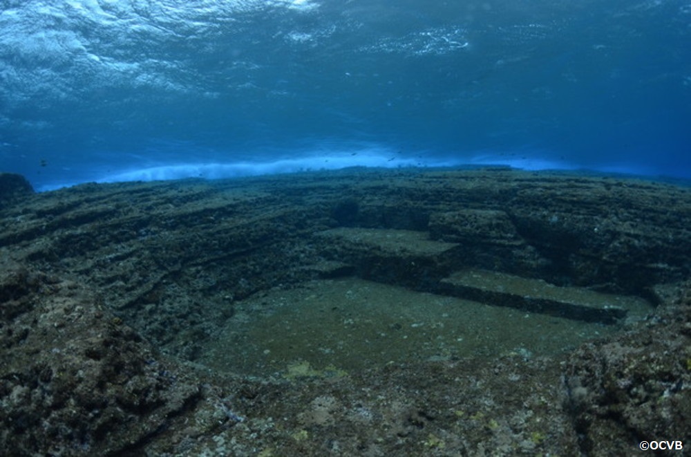 海底遺跡　与那国島　観光　沖縄　離島　旅行