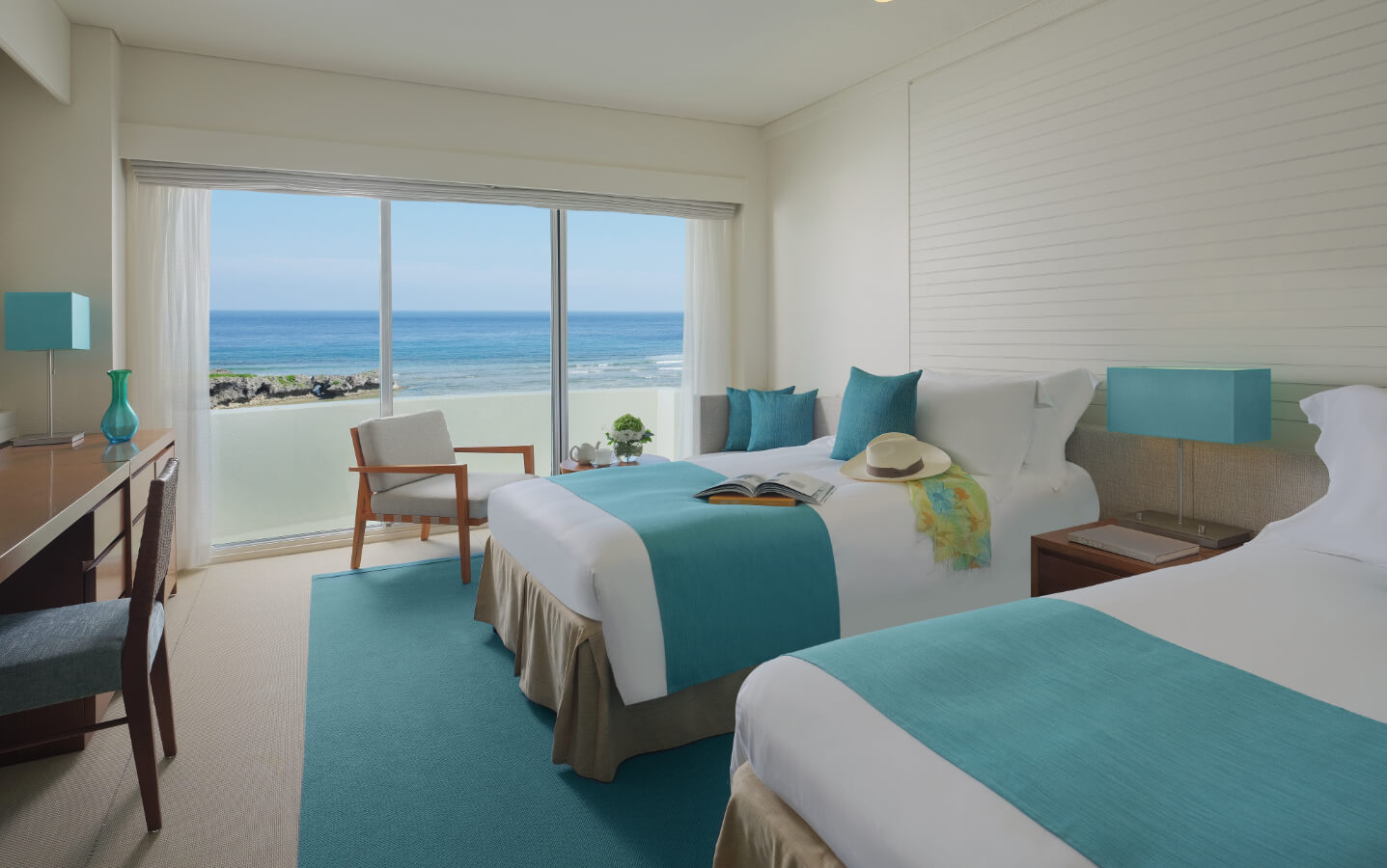 「ANAインターコンチネンタル万座ビーチリゾート」輝く海に包まれた贅沢なホテル 沖縄の観光情報はFeel Okinawa