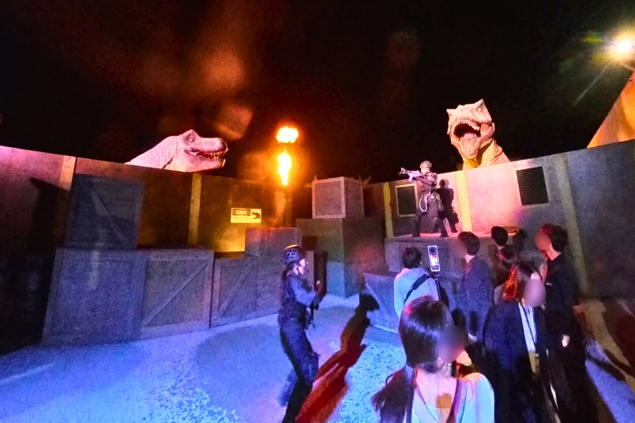 ジャングリア沖縄　今帰仁村　テーマパーク　旅行　観光　ダイナソーサファリ　夕暮れからのパワーバカンス　ナイトバージョン