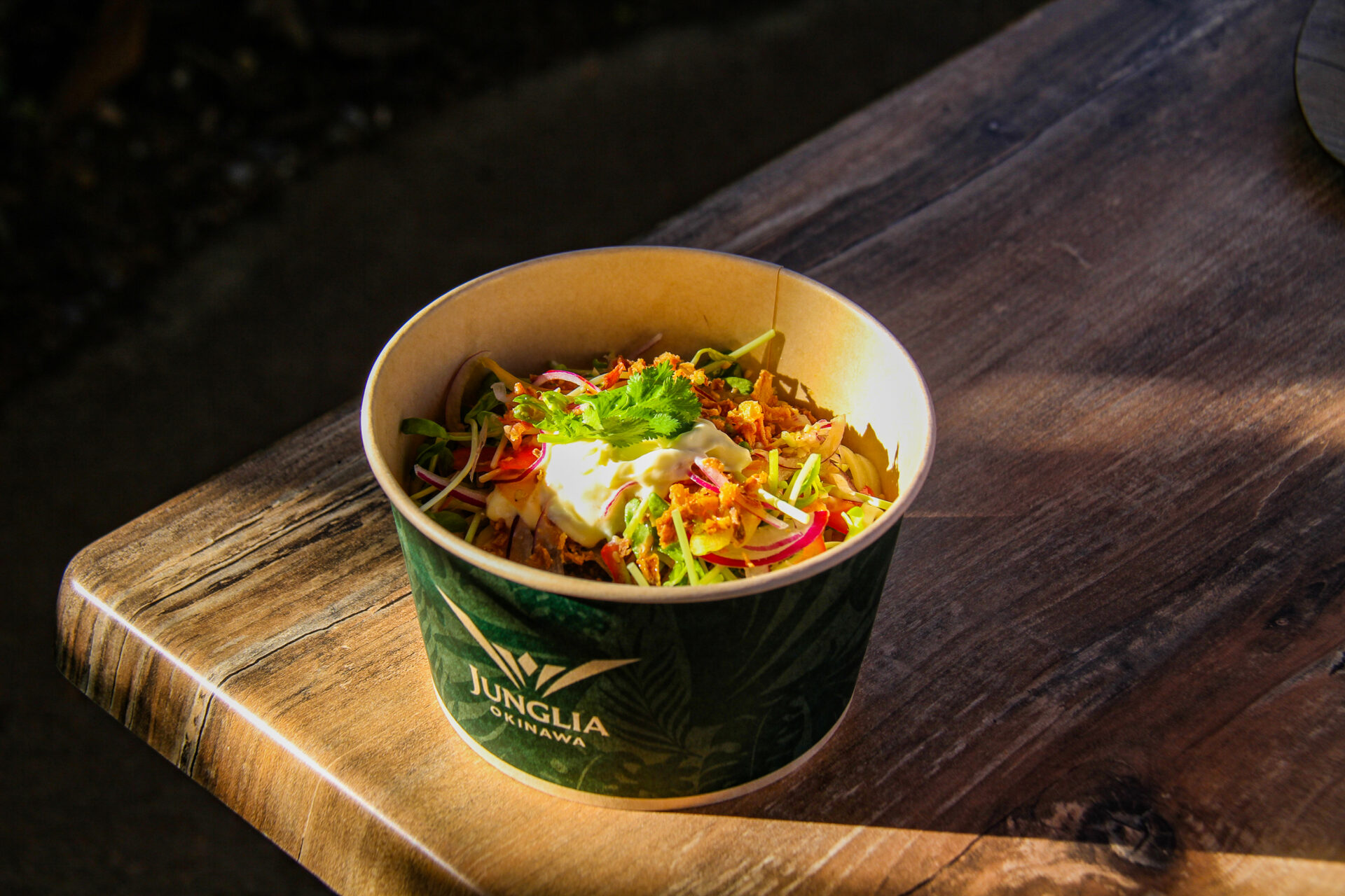 ジャングリア沖縄　今帰仁村　テーマパーク　旅行　観光　ワイルドバンケット　アジアンヌードル