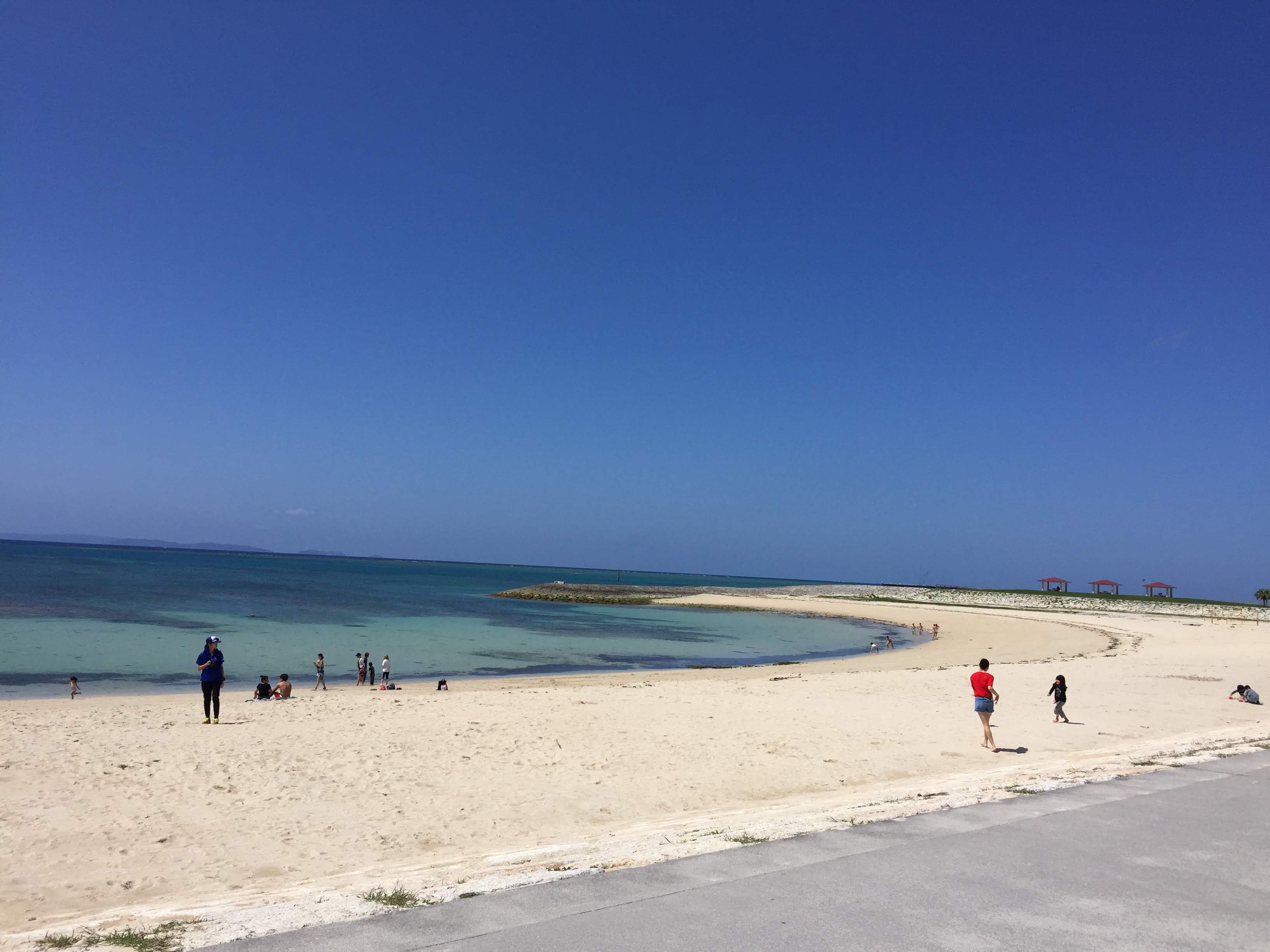 沖縄県民あるある 夏といったら海辺でbbq ビーチパーティあるある 沖縄の観光情報はfeel Okinawa