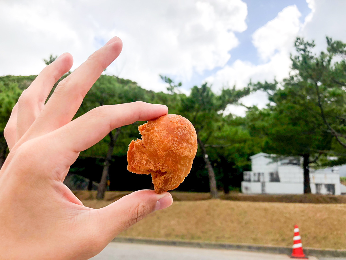 サーターアンダギー　沖縄 有名 な 食べ物　グルメ　人気　おすすめ　旅行　観光　フード　ご当地　料理　名物