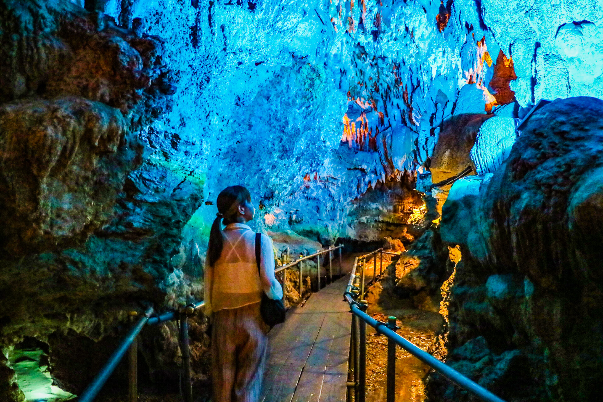 CAVE OKINAWA　うるま市　鍾乳洞　沖縄　観光　旅行