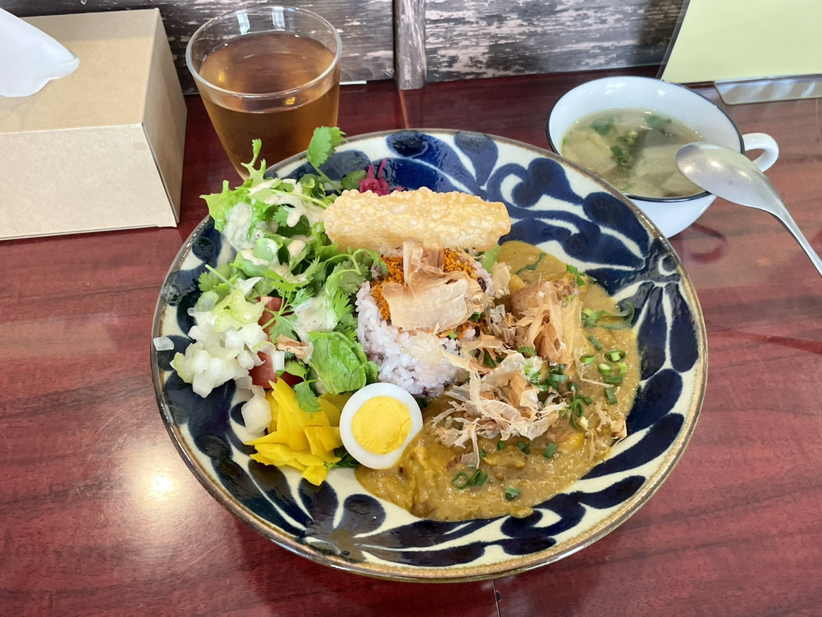 タマニカレー　沖縄　那覇　カレー　おすすめ　ランチ