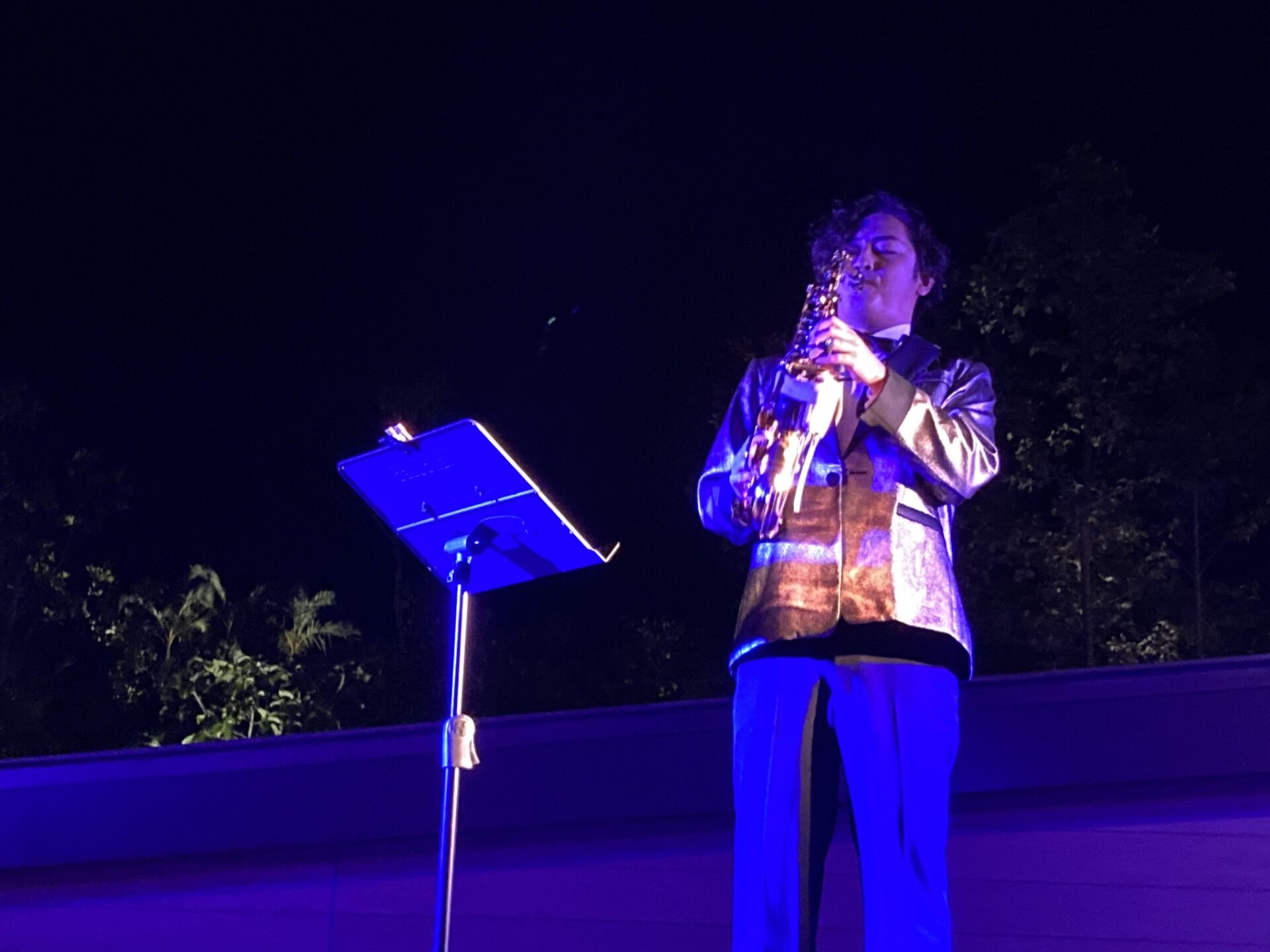 ジャングリア沖縄　今帰仁村　テーマパーク　旅行　観光　インフィニティテラス　夜