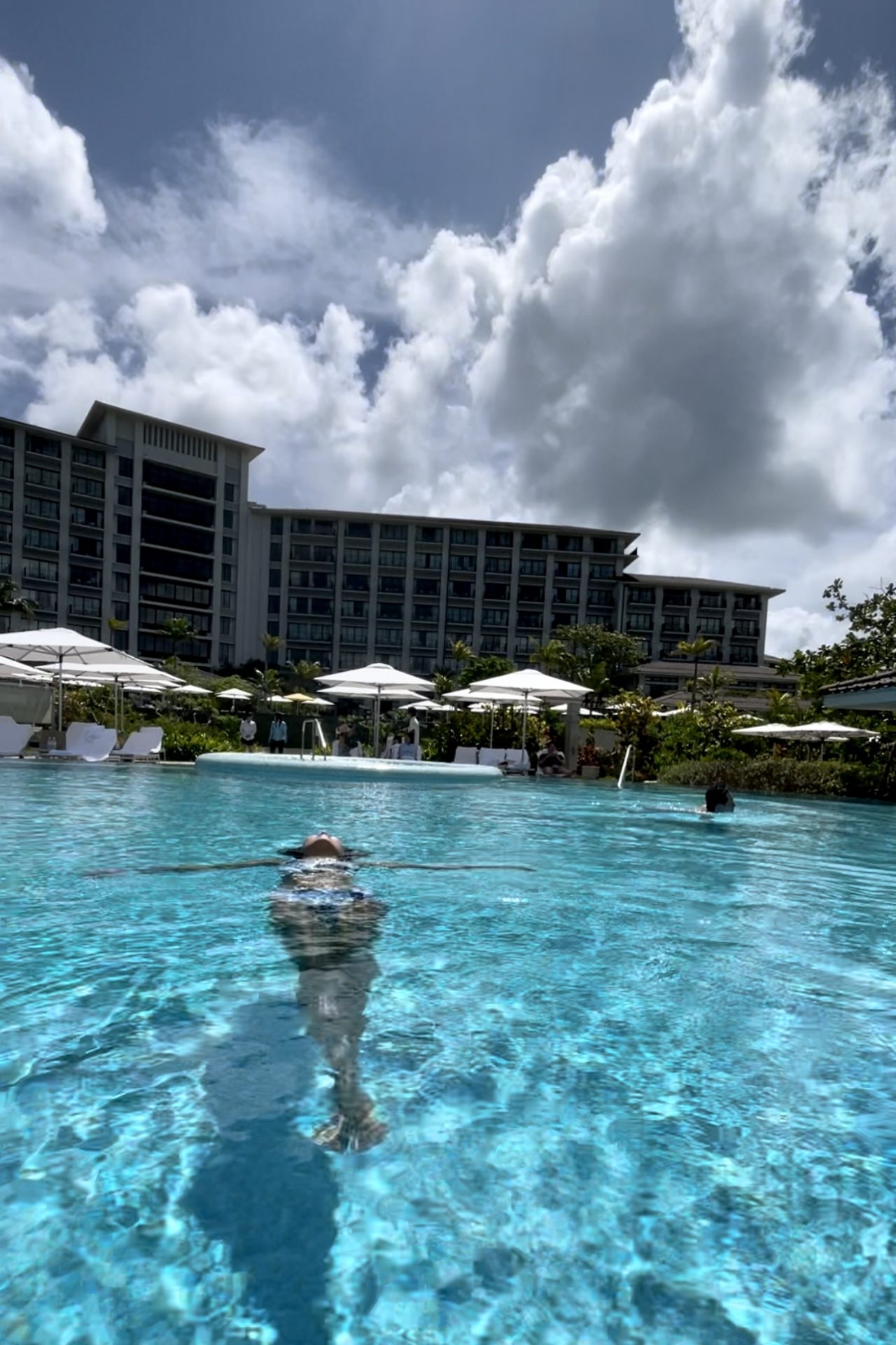 プール　ハレクラニ　沖縄　恩納村　Halekulani Okinawa　旅行　観光　ホテル　　ラグジュアリー　リゾート