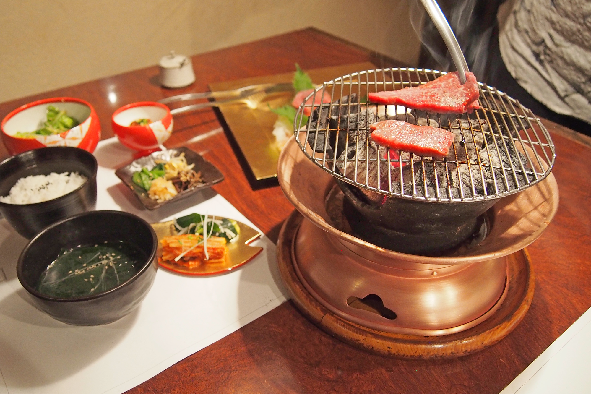 優雅な個室で美味しいお肉 那覇市 牛皇 でいただく贅沢ディナー 沖縄の観光情報はfeel Okinawa